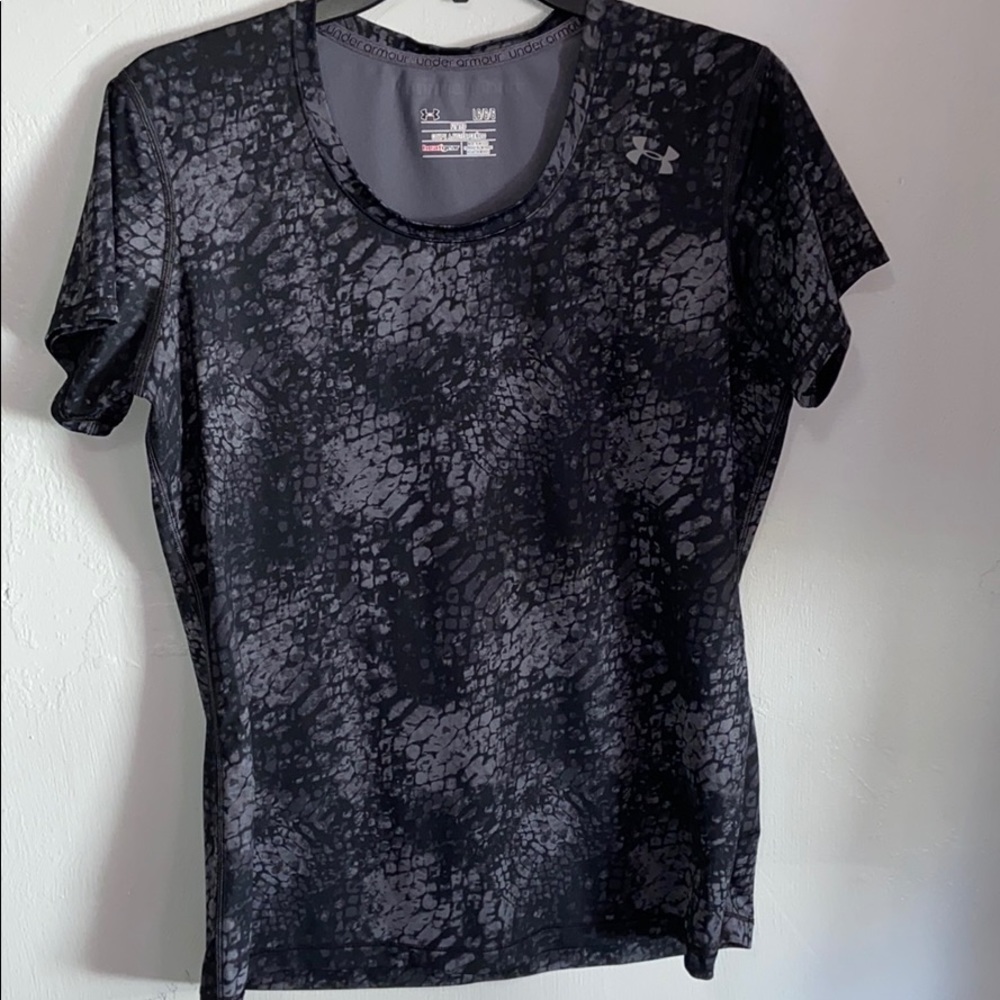 UNDER ARMOUR Fitted heat gear shirt